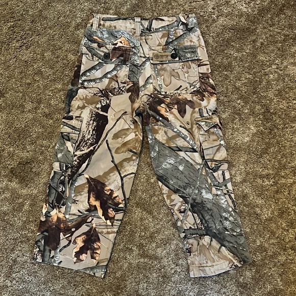 Boys size 6/7 Outfitters Ridge camo pants - Picture 2 of 4
